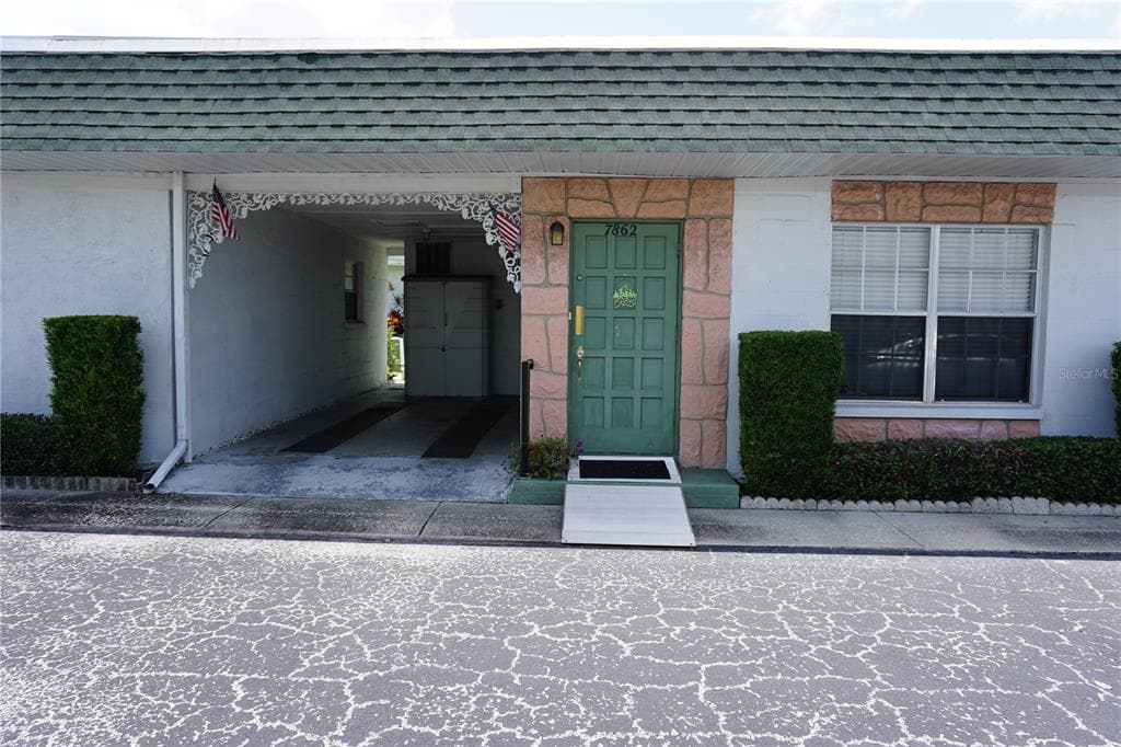 7862 39TH TERRACE N UNIT 7862 ST PETERSBURG, FL 33709