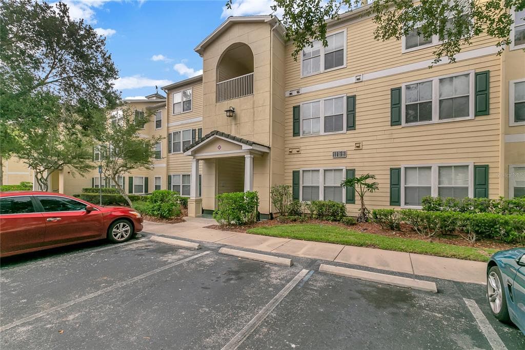 18187 BRIDLE CLUB DRIVE UNIT 18187 TAMPA, FL 33647