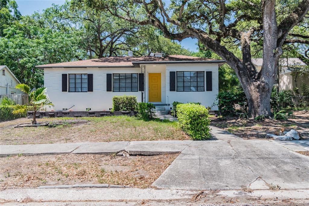 2219 24TH AVENUE S ST PETERSBURG, FL 33712