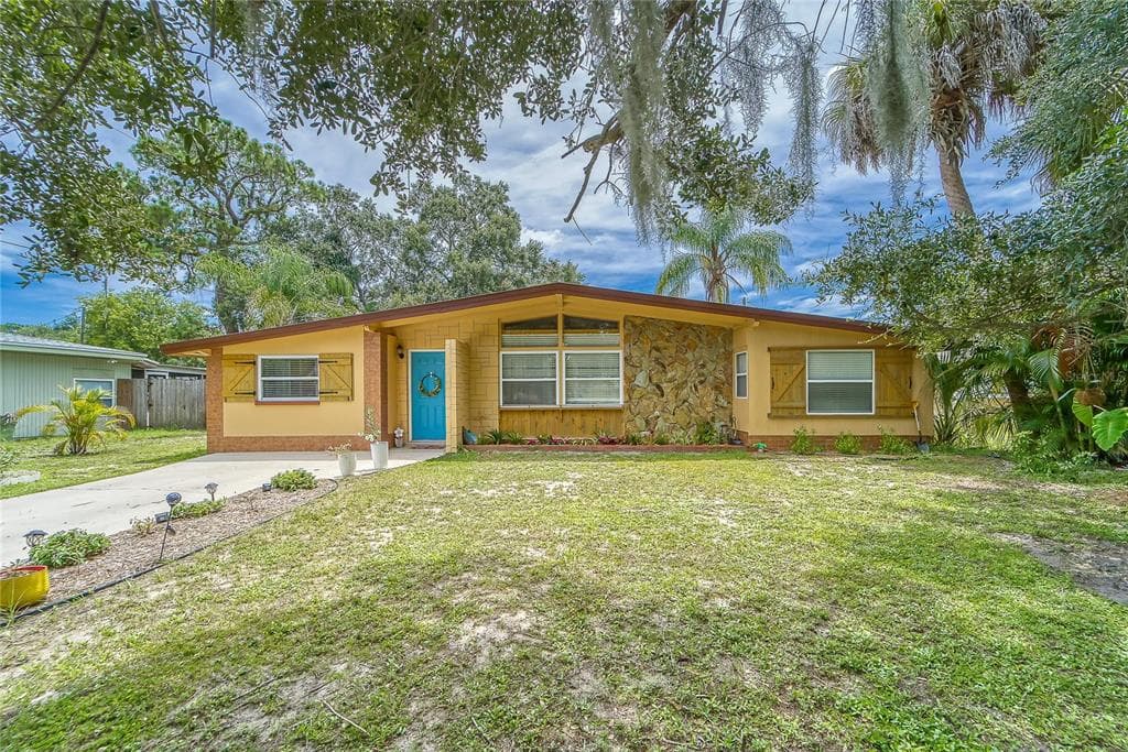 3732 SCHWALBE DRIVE SARASOTA, FL 34235