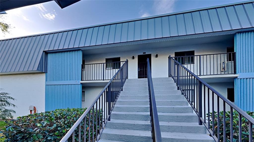 205 S BANANA RIVER BOULEVARD UNIT 104 COCOA BEACH, FL 32931