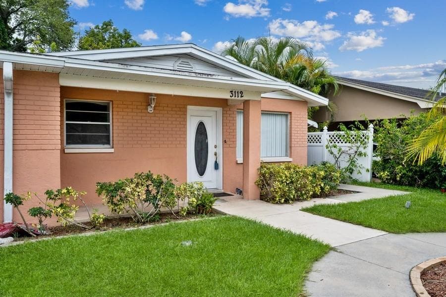 3112 W TAMPA BAY BOULEVARD TAMPA, FL 33607