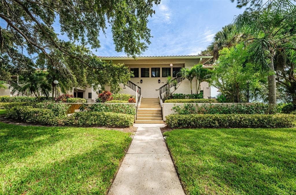 1813 MARINER DRIVE UNIT 152 TARPON SPRINGS, FL 34689