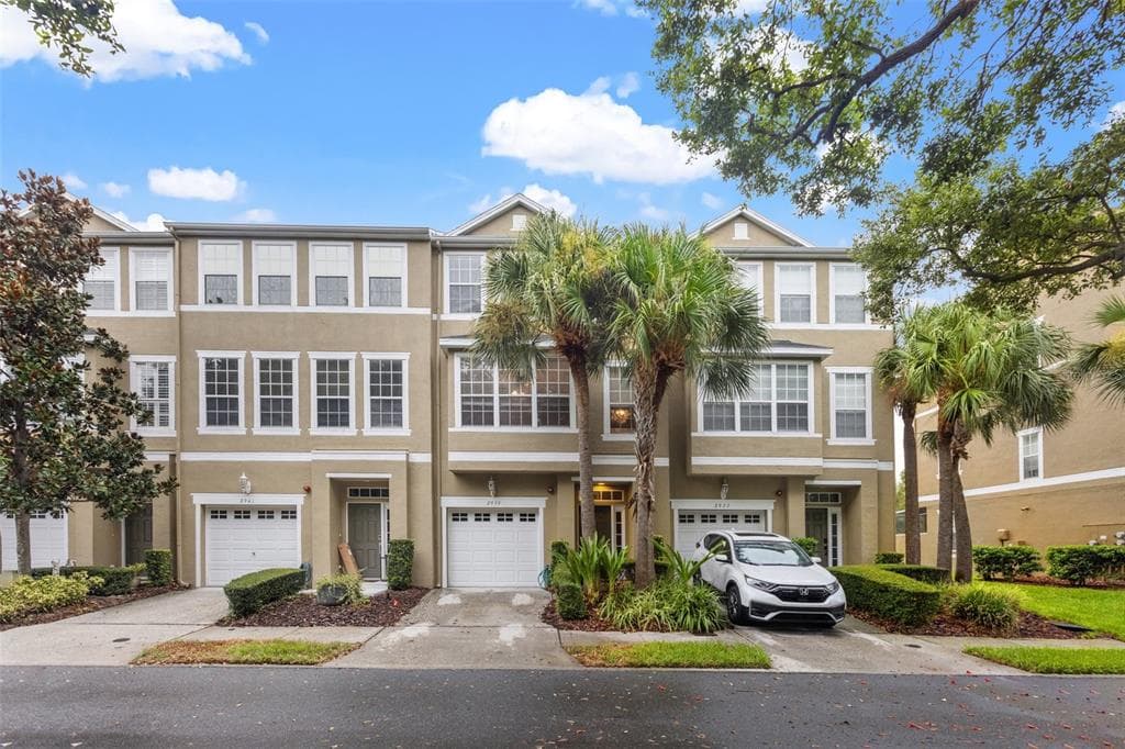 2939 POINTEVIEW DRIVE TAMPA, FL 33611