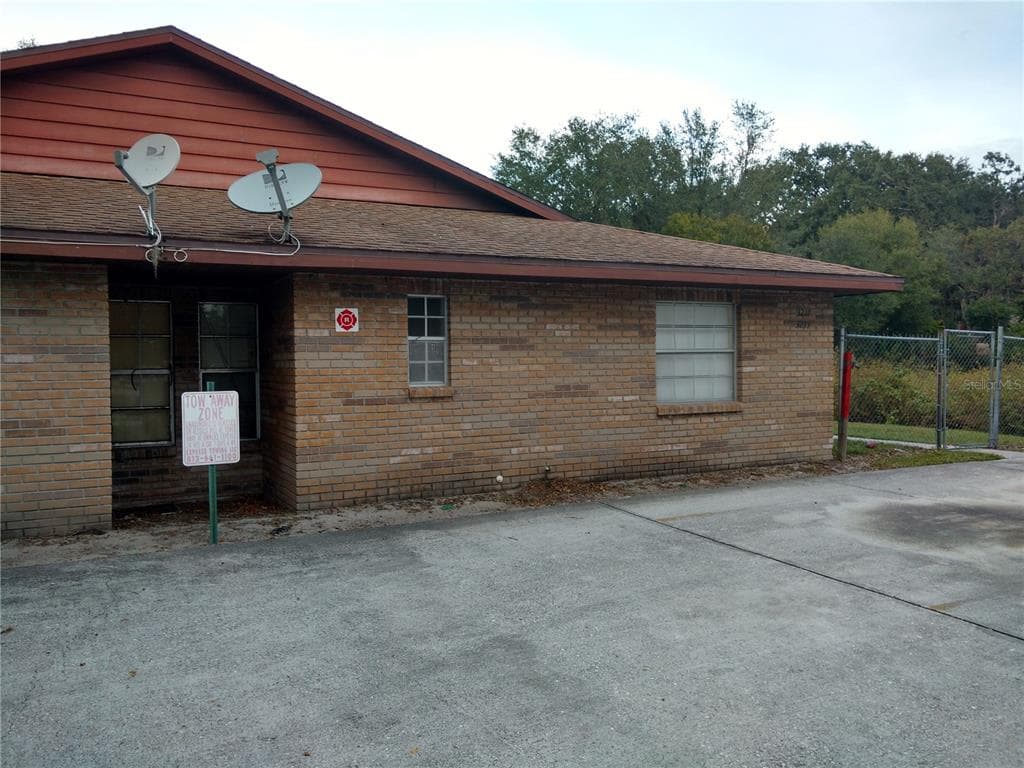 3213 BLOOMINGDALE VILLAS BRANDON, FL 33511