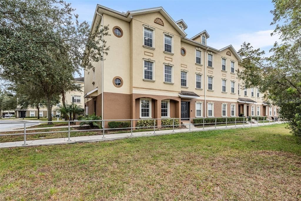 10144 ARBOR RUN DRIVE UNIT 38 TAMPA, FL 33647