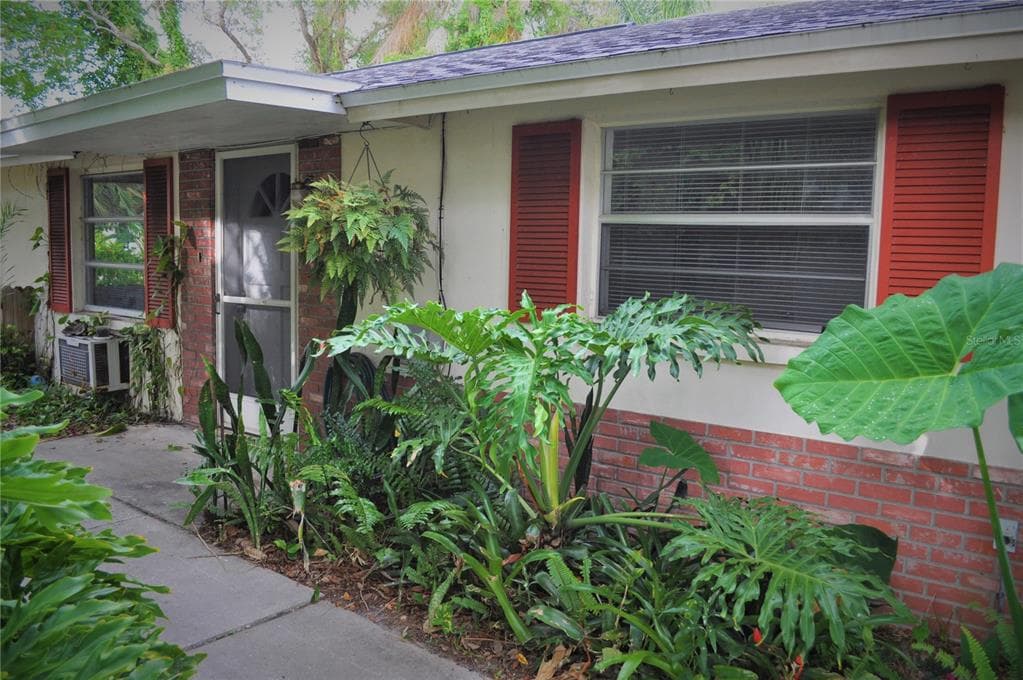 521 MAGNOLIA AVENUE UNIT B PALM HARBOR, FL 34683