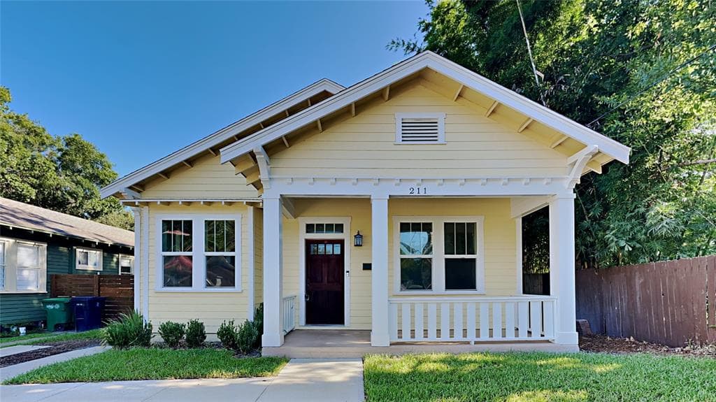211 W CAYUGA STREET TAMPA, FL 33603
