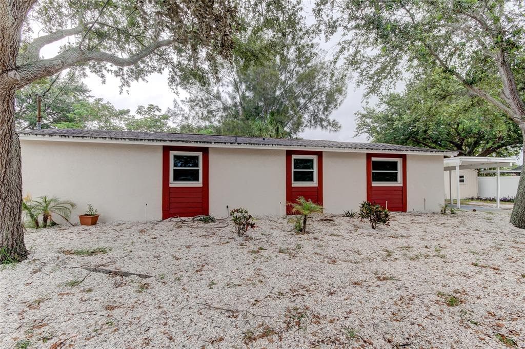 2925 W TYSON AVENUE TAMPA, FL 33611