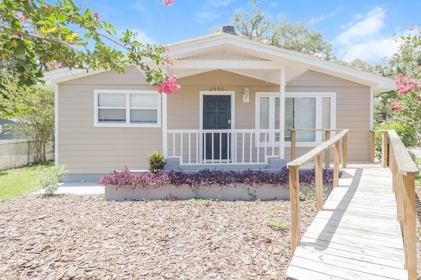 2001 E HUMPHREY STREET TAMPA, FL 33604