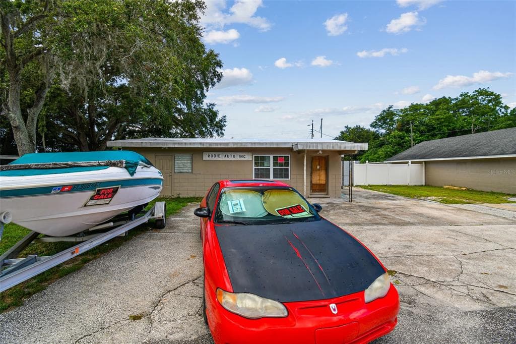 1929 GRAND BOULEVARD HOLIDAY, FL 34690