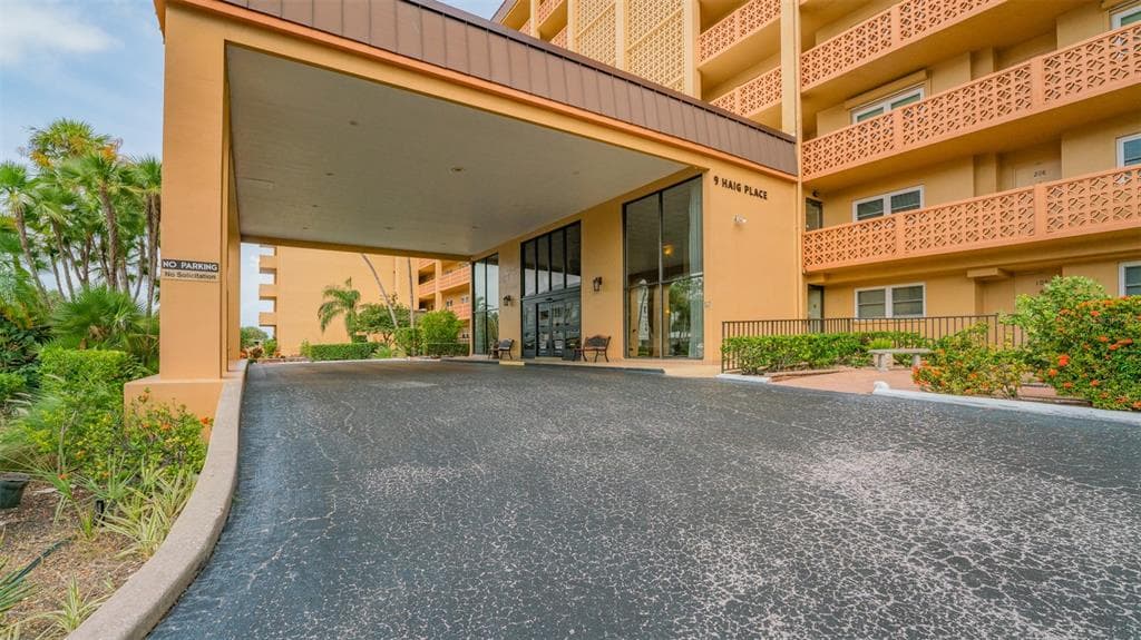 9 HAIG PLACE UNIT 812