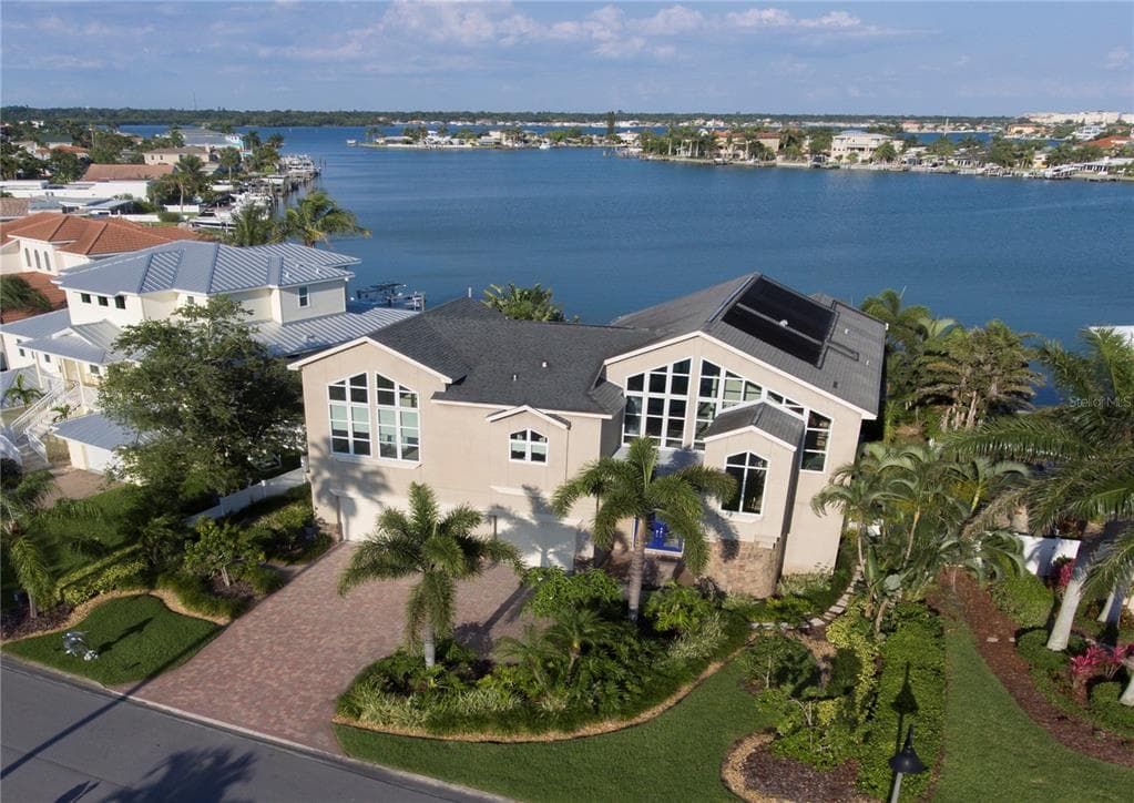 17011 DOLPHIN DRIVE NORTH REDINGTON BEACH, FL 33708