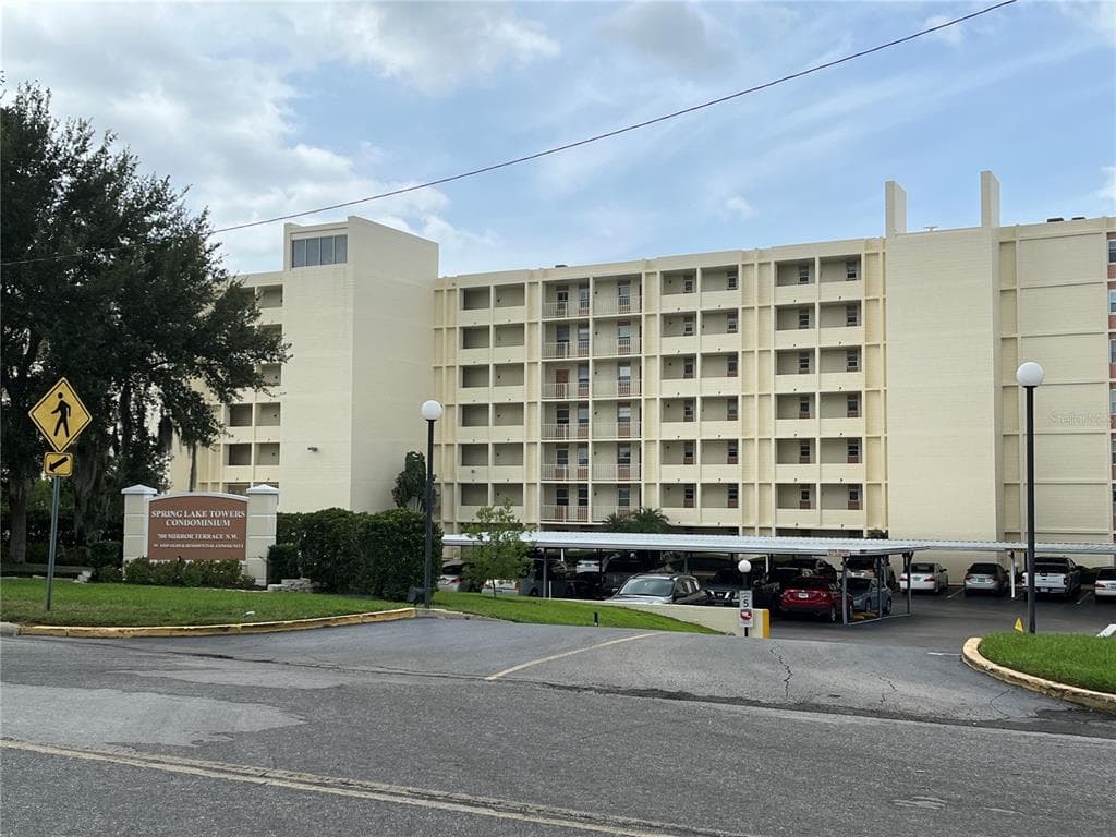 700 MIRROR TERRACE NW UNIT 505 WINTER HAVEN, FL 33881