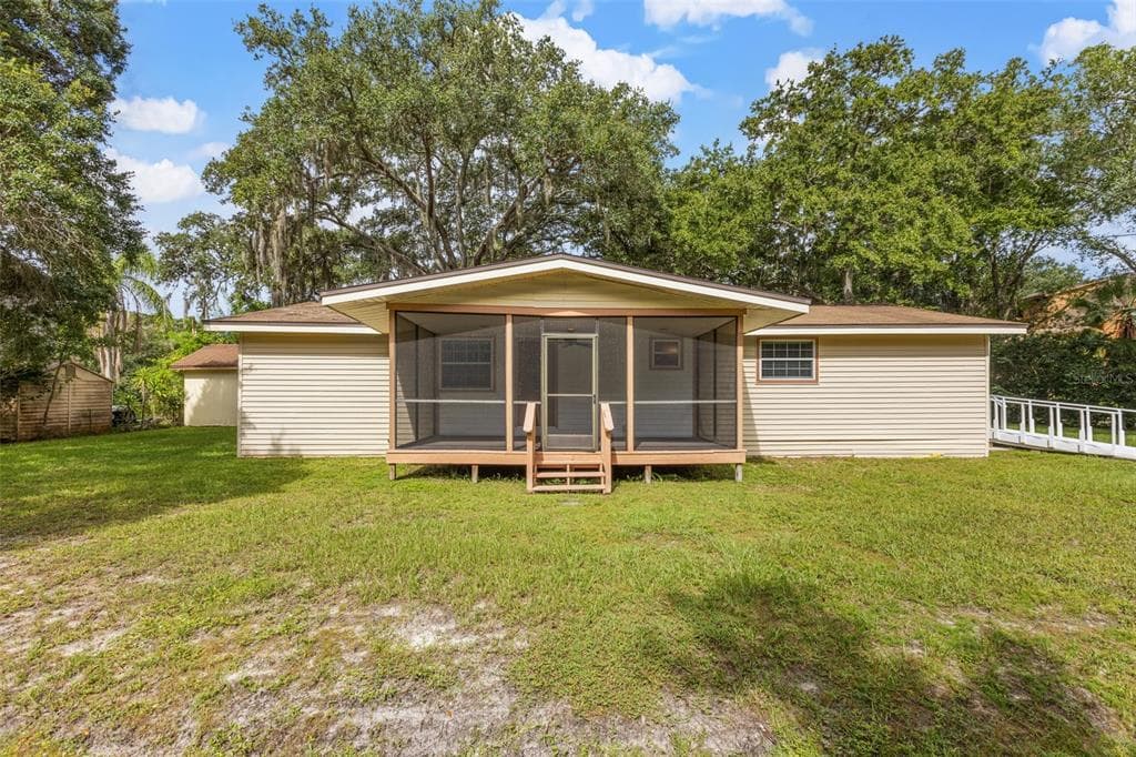 7430 BAY DRIVE TAMPA, FL 33635