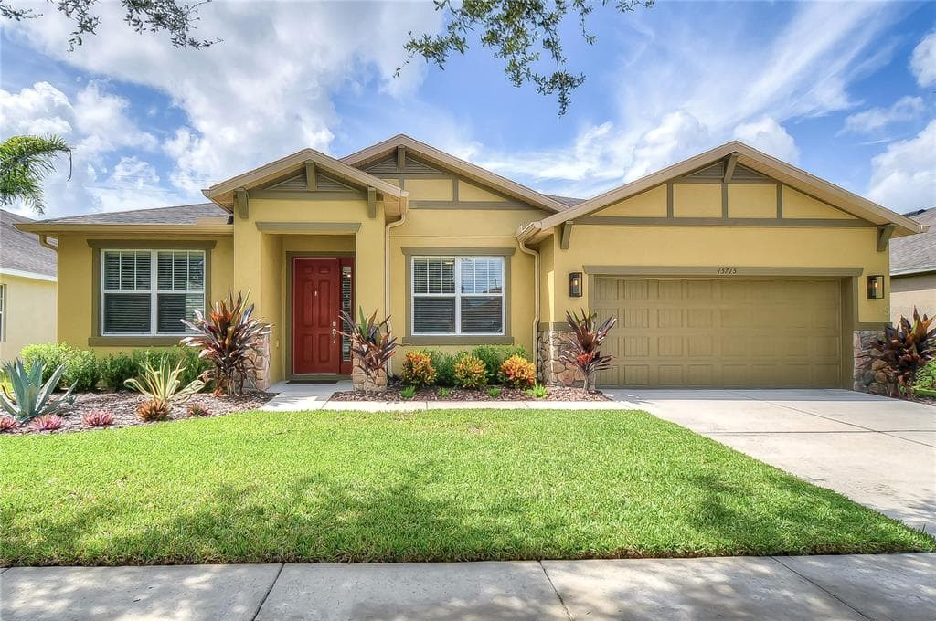 15715 STARLING WATER DRIVE LITHIA, FL 33547