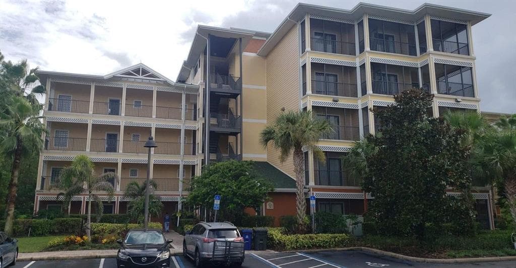 9061 TREASURE TROVE LANE UNIT 303 KISSIMMEE, FL 34747