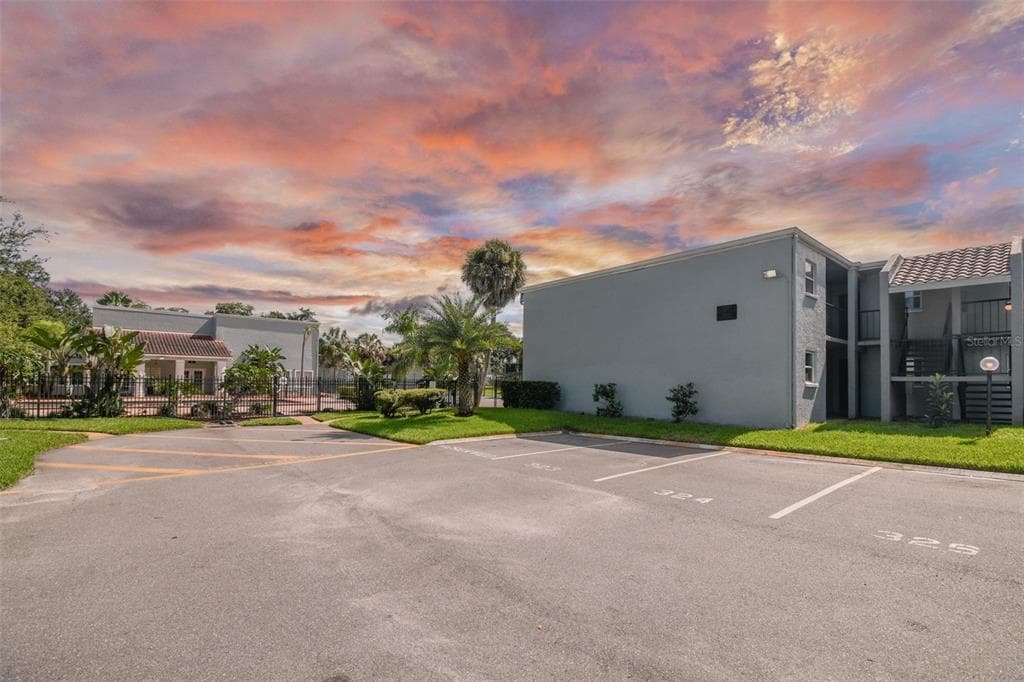 2845 SOMERSET PARK DRIVE UNIT 103 TAMPA, FL 33613