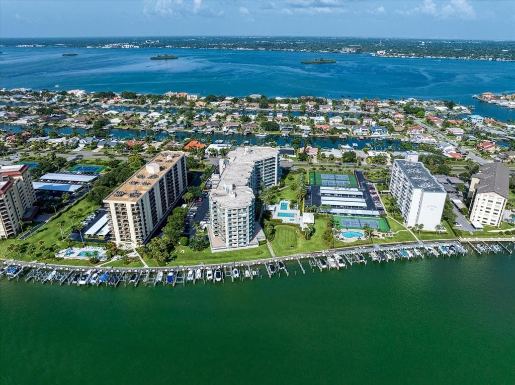670 ISLAND WAY UNIT 801 CLEARWATER, FL 33767