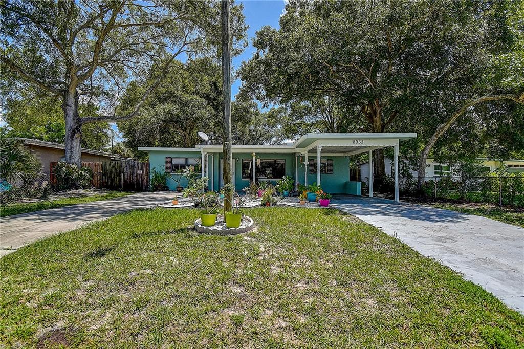 8933 93RD STREET SEMINOLE, FL 33777