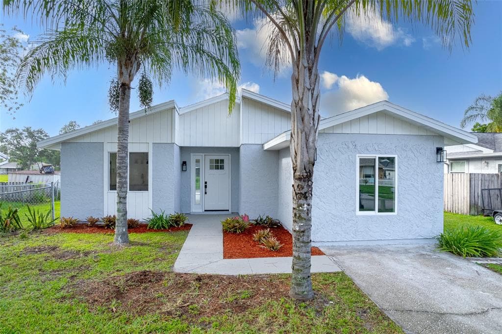 645 BAY LAKE TRAIL OLDSMAR, FL 34677