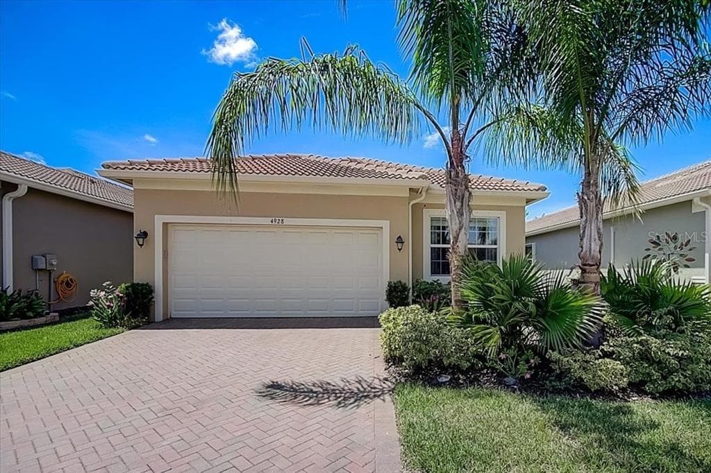 4928 SANDY GLEN WAY WIMAUMA, FL 33598