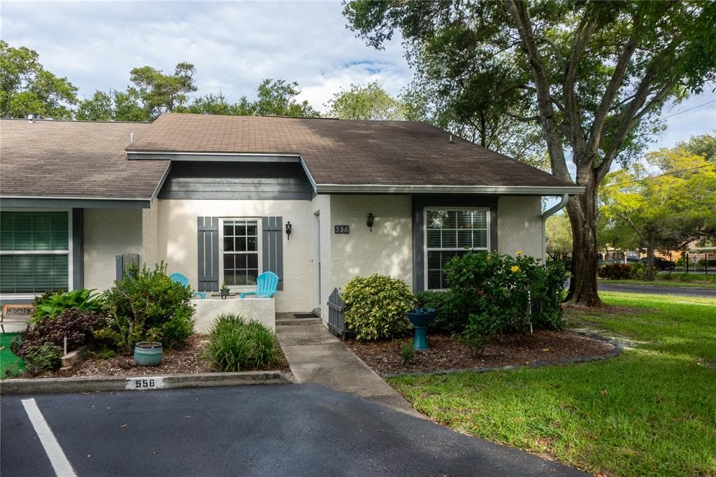 556 LAGUNA VISTA COURT LARGO, FL 33771