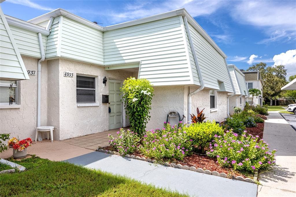 4933 EUCLID AVENUE UNIT 4933 NEW PORT RICHEY, FL 34652