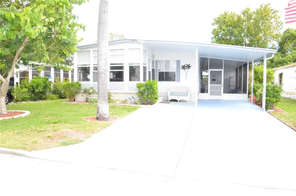 7307 BLUE LAKE DRIVE HUDSON, FL 34667