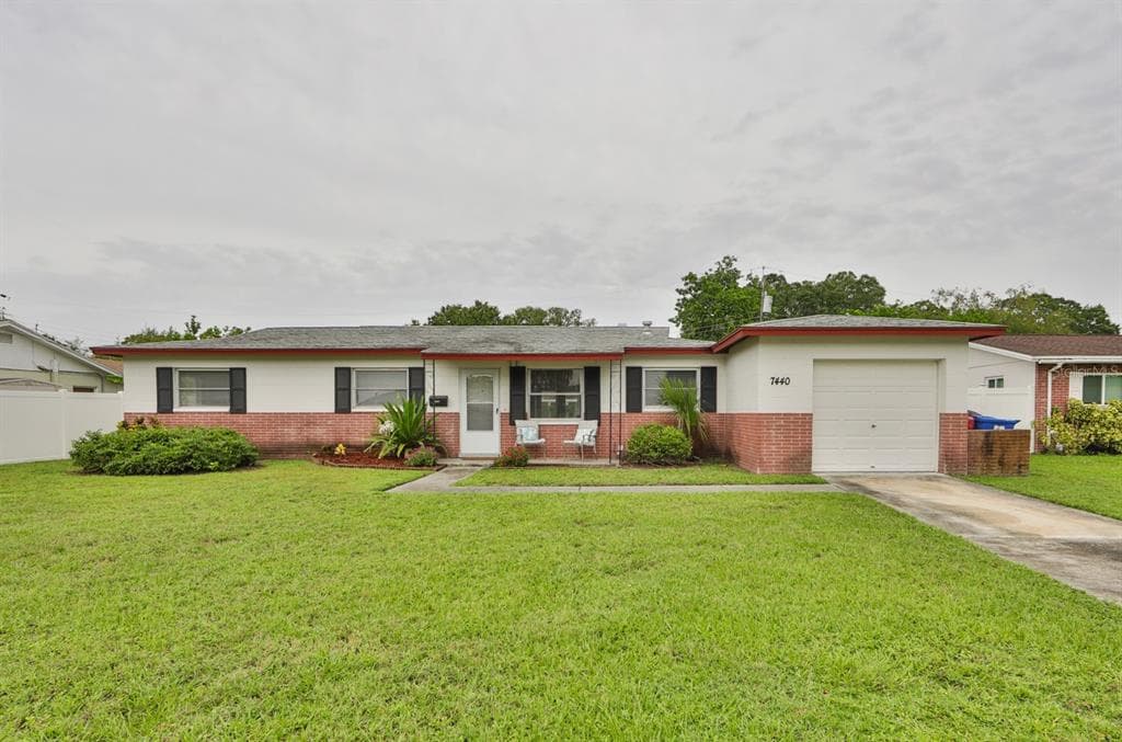 7440 OAK STREET NE ST PETERSBURG, FL 33702