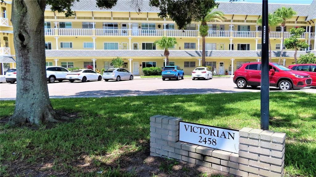 2458 FLORENTINE WAY UNIT 52 CLEARWATER, FL 33763