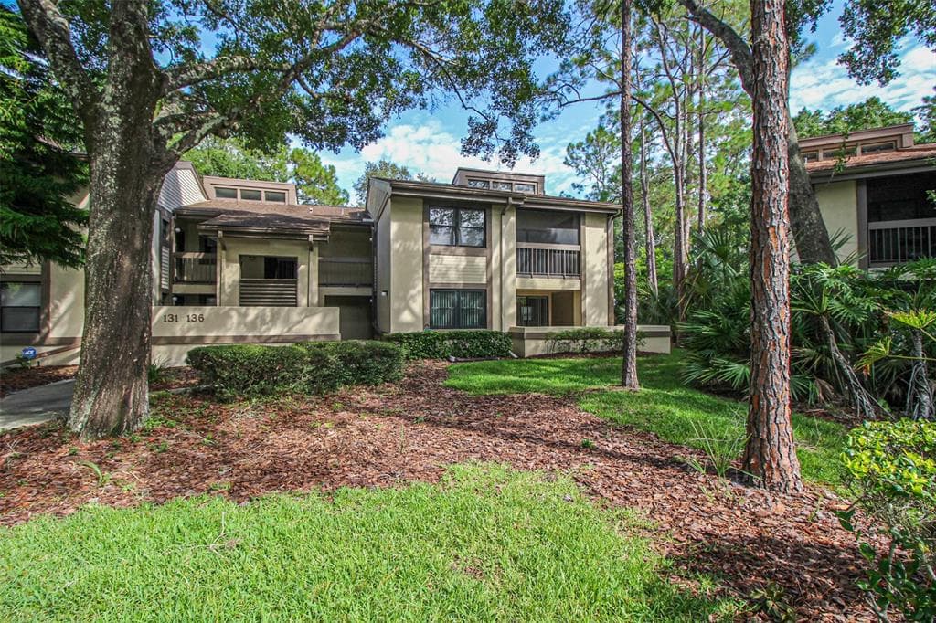 135 WOODLAKE WYNDE UNIT 135 OLDSMAR, FL 34677
