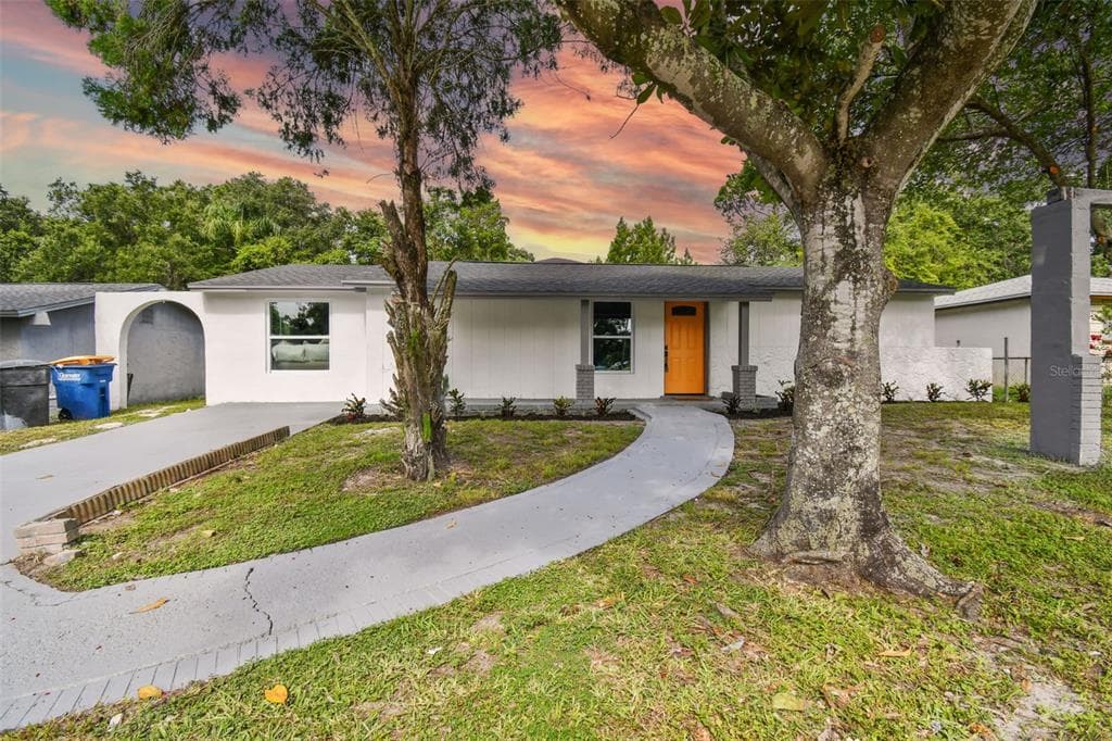 1116 BEACHWOOD AVENUE CLEARWATER, FL 33759