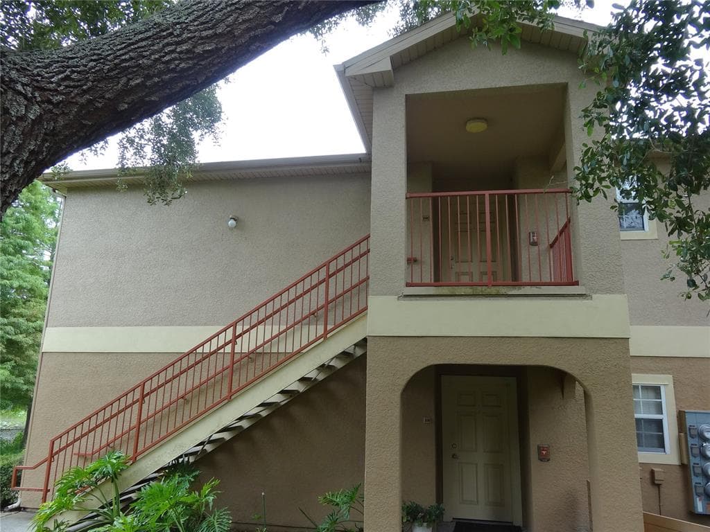 5908 BRICKLEBERRY LANE UNIT 208 ZEPHYRHILLS, FL 33541