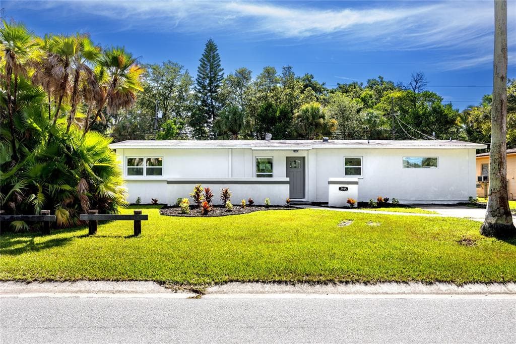 7595 10TH STREET N