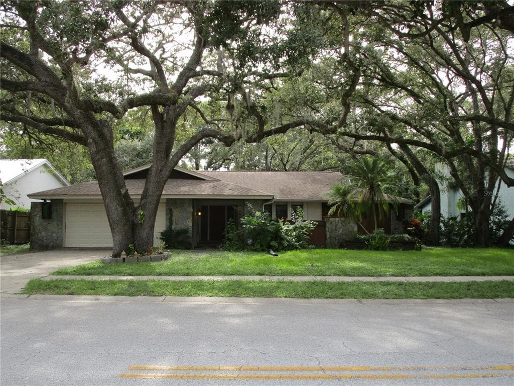 943 SPANISH OAKS BOULEVARD