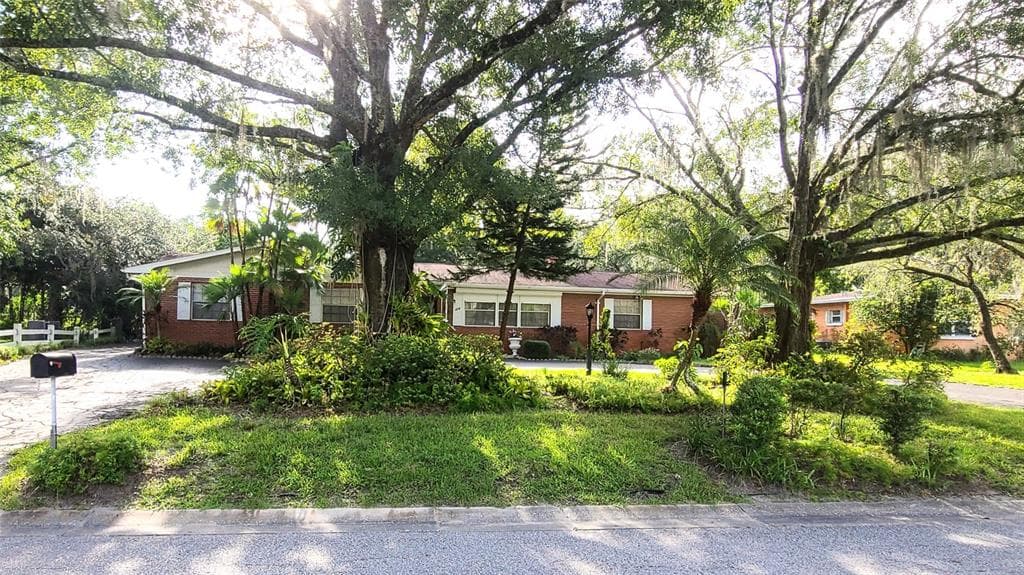 306 SPRINGDALE PLACE