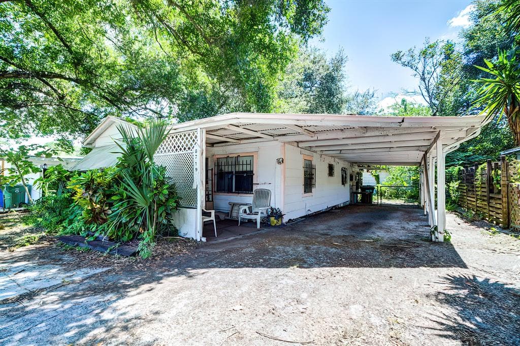 8719 N BOULEVARD TAMPA, FL 33604