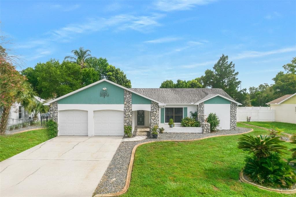 8392 CAMPHOR DRIVE SPRING HILL, FL 34606