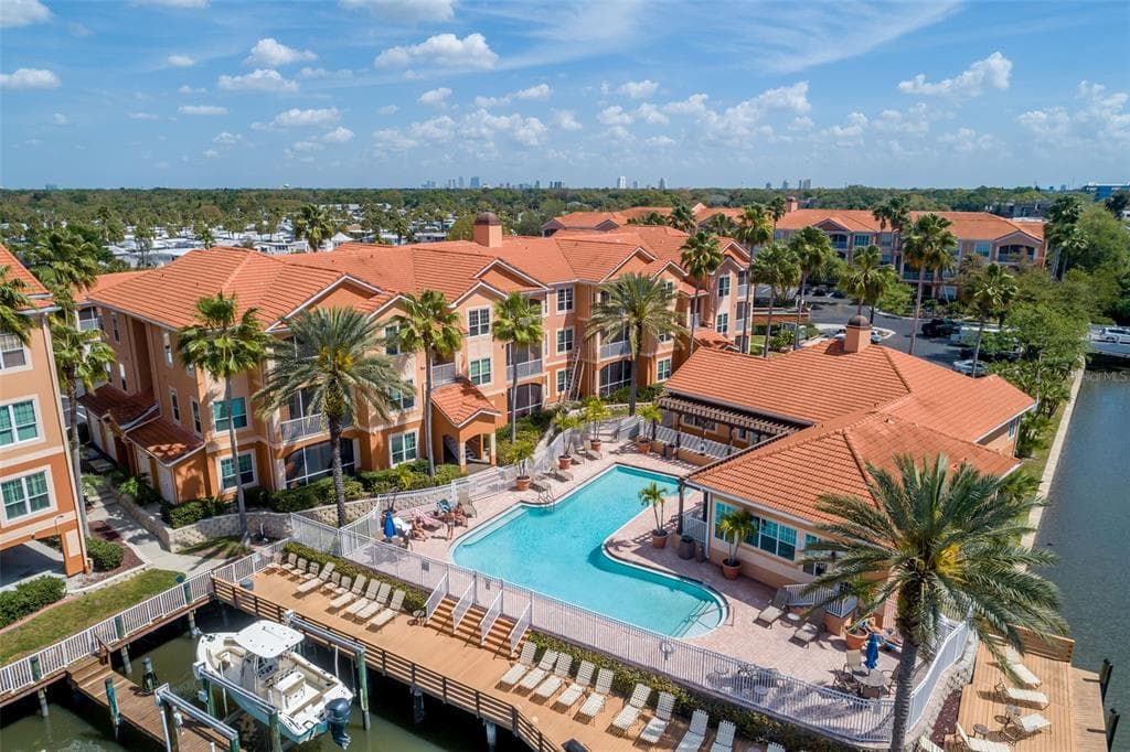 5000 CULBREATH KEY WAY UNIT 4301