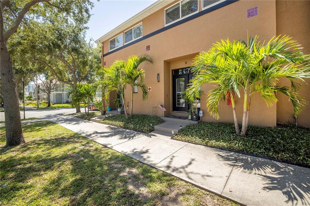 724 4TH AVENUE S Unit 9