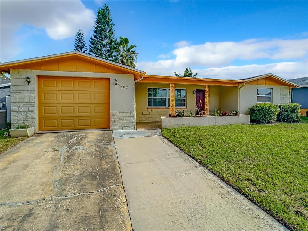 5707 LIDDELL DRIVE NEW PORT RICHEY, FL 34652