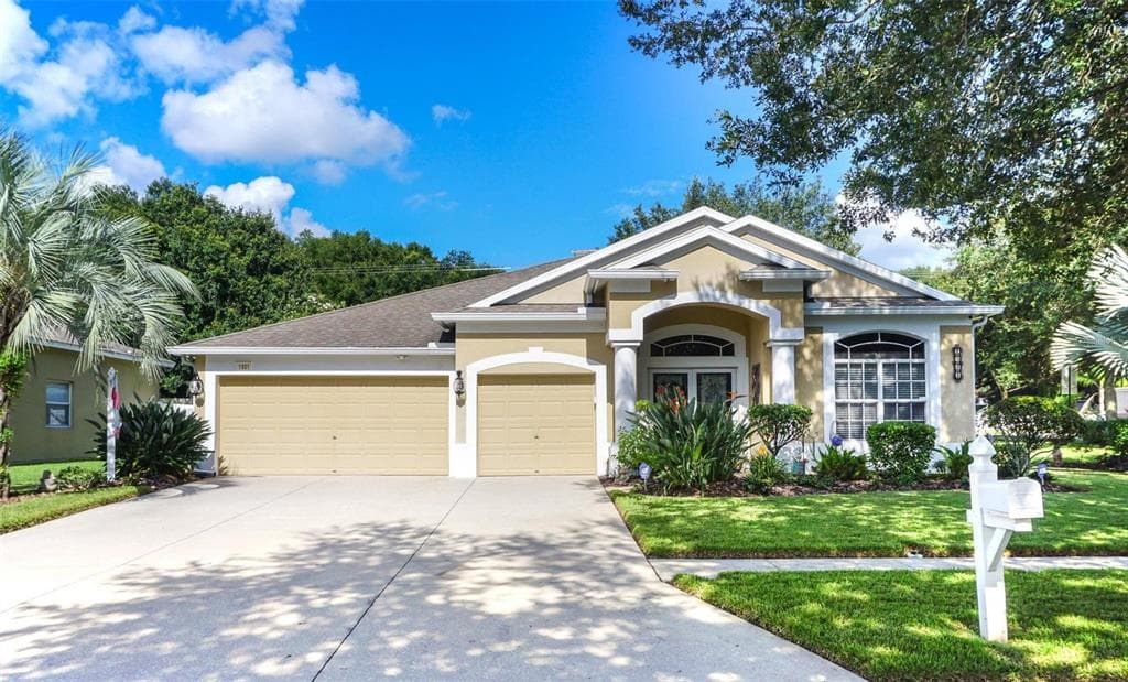 1901 HEARTLAND CIRCLE VALRICO, FL 33594
