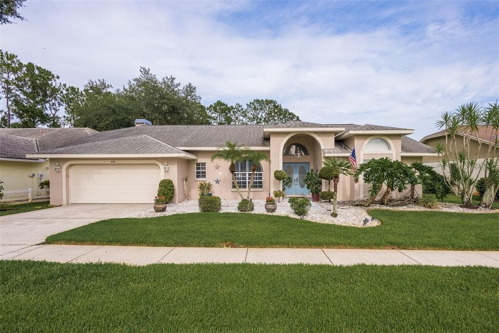 435 WHISPERING LAKES BOULEVARD TARPON SPRINGS, FL 34688