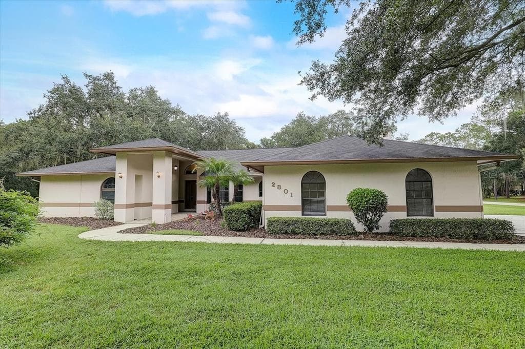 2801 DEERBROOK DRIVE LAKELAND, FL 33811