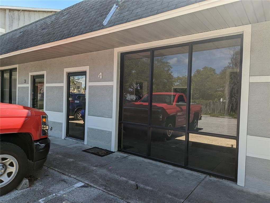 5650 PARK BOULEVARD N UNIT 4 PINELLAS PARK, FL 33781