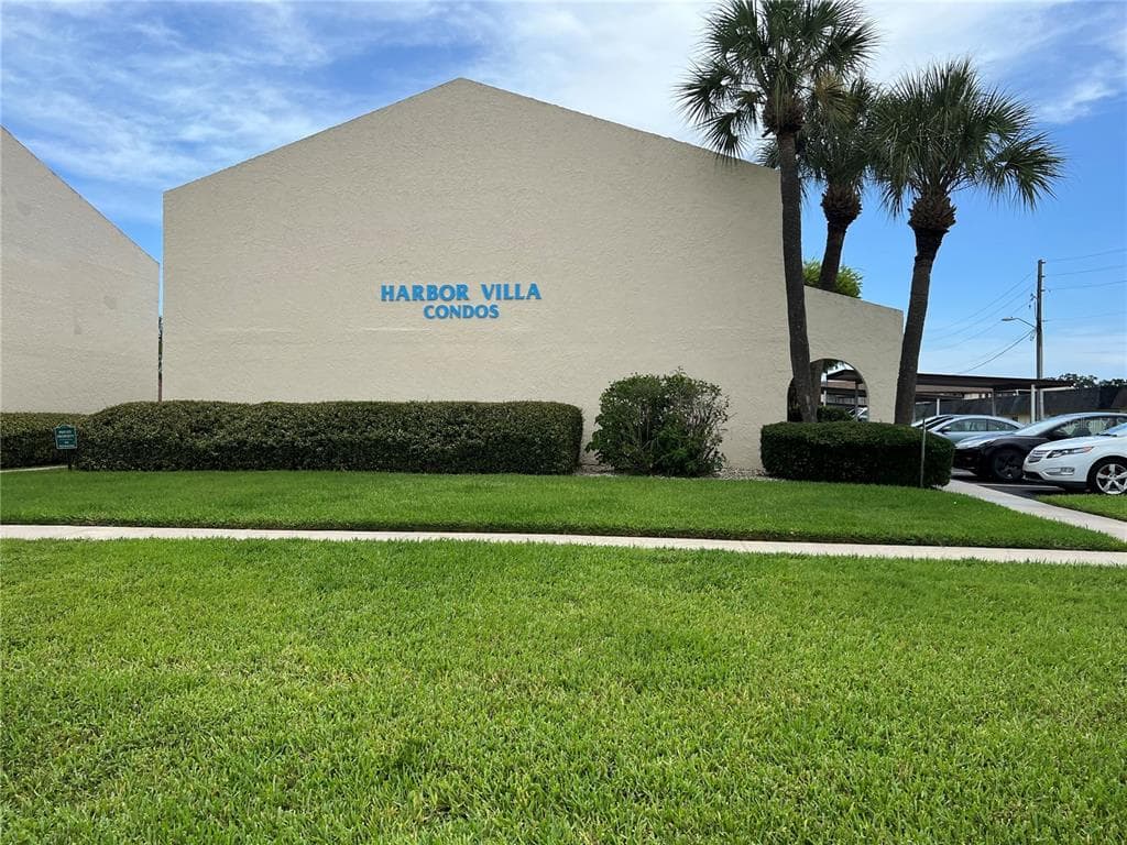 4956 HARBOR VILLA LANE Unit 208 NEW PORT RICHEY, FL 34652
