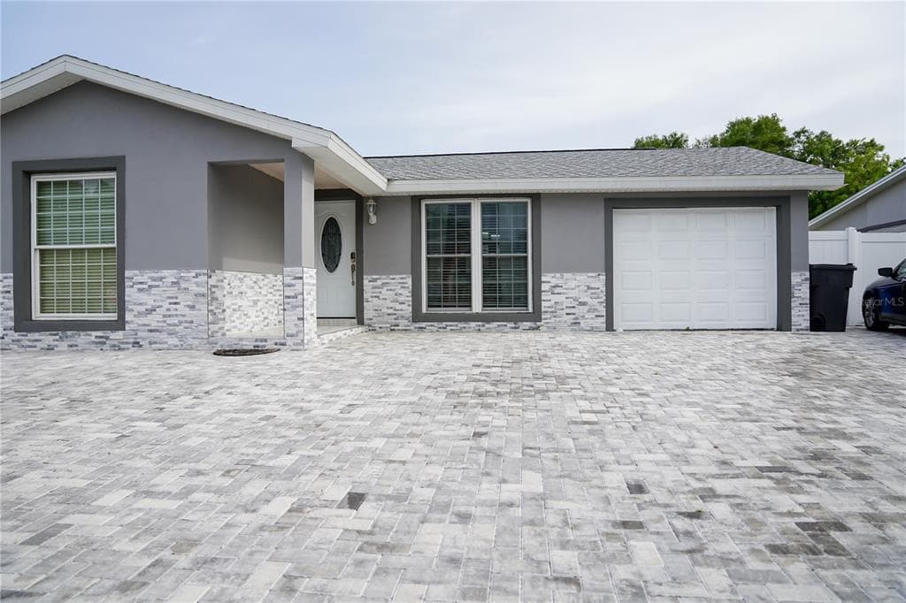 10106 MOORES MILL COURT TAMPA, FL 33615
