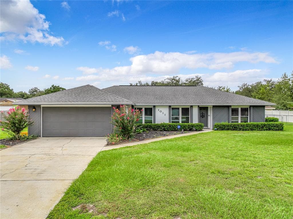 1011 BURRISRIDGE DRIVE LAKELAND, FL 33809