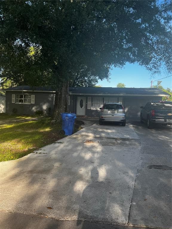 6810 DONALD AVENUE TAMPA, FL 33614